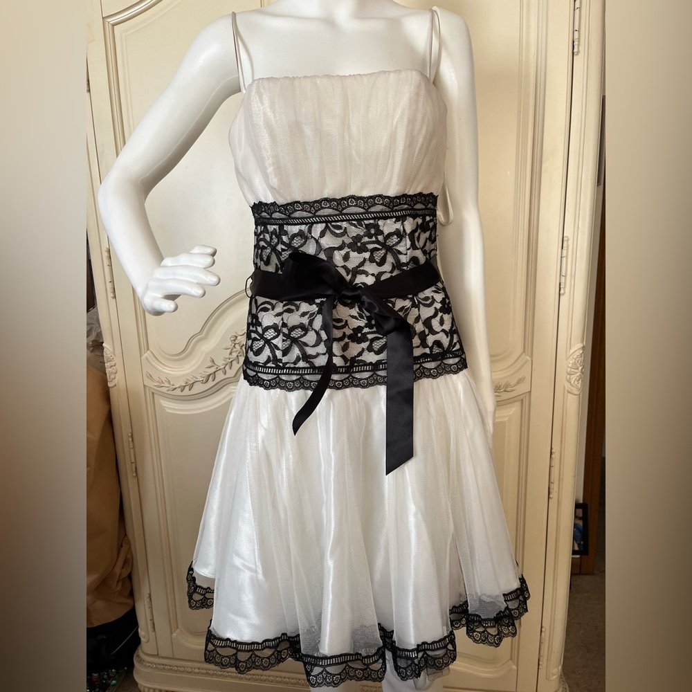 Vintage Jessica McClintock for Gunne Sax dress size 7 never worn